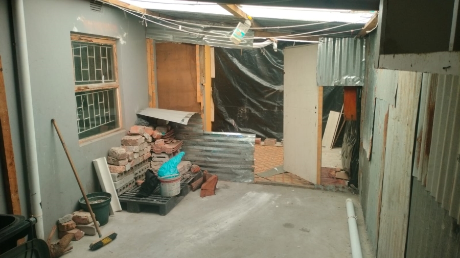 2 Bedroom Property for Sale in Lavender Hill Western Cape